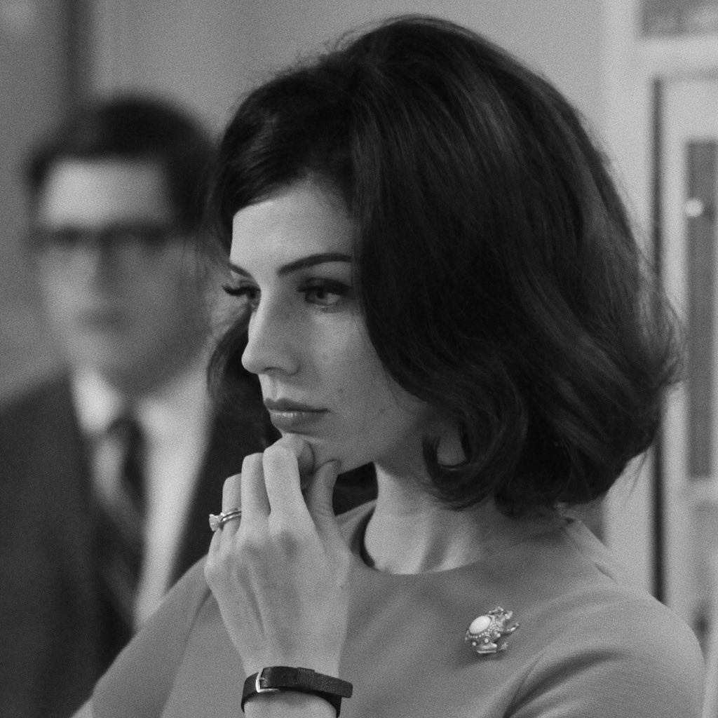 madmenpics's tweet photo. Megan Draper in “A Little Kiss”
(Season 5, Episode 1 &amp; 2) https://t.co/2IQnDAAdbF