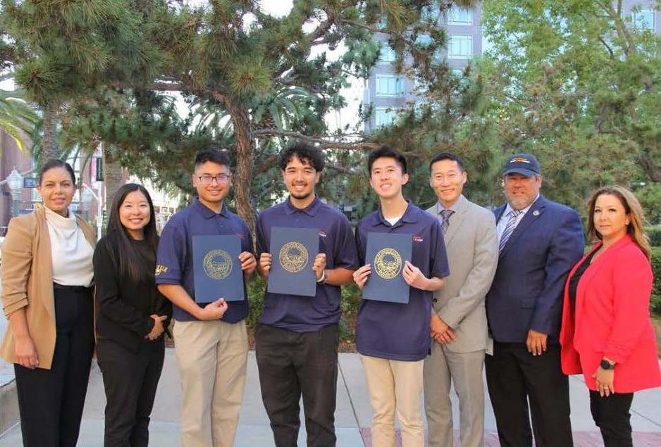 AWConnection's tweet photo. Congratulations to the 2023 High School Scholarship recipients!
#Education #Dedication #Achievement #Scholarships #CityofAnaheim #AWConnection https://t.co/dSJjzsspUi
