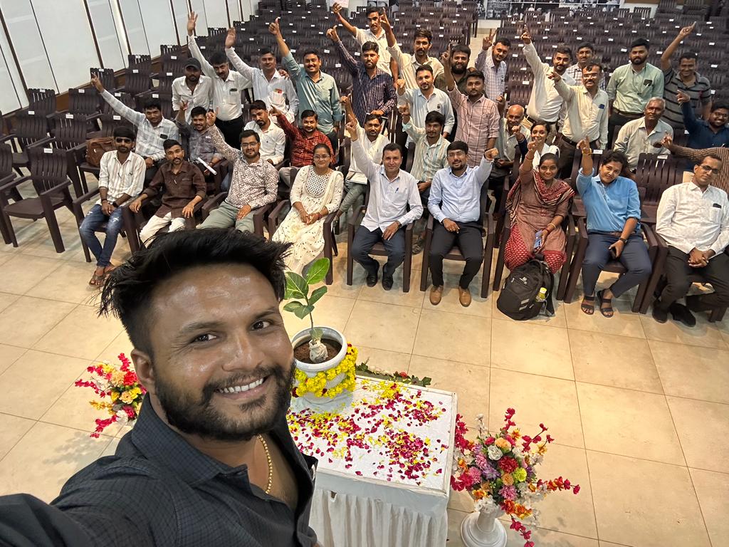 રાણપુર તાલુકા પંચાયત કચેરી દ્વારા ૧૫ મુ નાણાં પંચ અંતર્ગત વિકાસ કામોના લોકાર્પણ નો કાર્યક્રમ ખુબજ સરસ અને સુદર રીતે પૂર્ણ કરાવવા બદલ મારા સાથી મિત્રોનો ખુબ ખુબ આભાર  <a href="/BhaveshDesai111/">Bhavesh Desai</a>   <a href="/yuvrajsinh_2503/">Yuvrajsinh Padhiyar 🇮🇳</a> @TDORANPUR <a href="/DDOBOTAD/">District Panchayat office Botad</a> <a href="/Collectorbotad/">Collector & DM Botad</a>