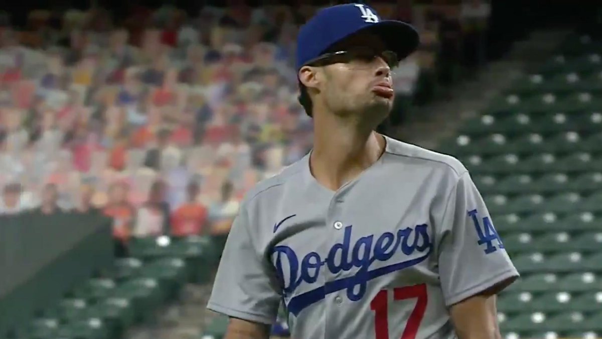 DodgersNation's tweet photo. Welcome home, Joe Kelly. #Dodgers https://t.co/4HIu21kcSJ
