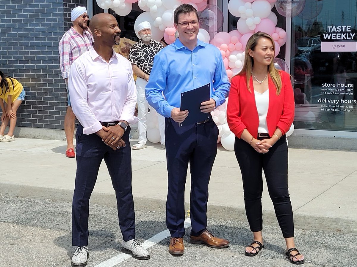 Congratulations <a href="/tobias31/">τobias Harris</a>, <a href="/nicholaf44/">Andrew Nicholson</a> and Charles Terry on opening <a href="/CrumblCookies/">Crumbl</a> in Heartland!

With 85 new employees contributing to the growth of #Mississauga's economy, it is their first GTA location with lineups starting at 4 am!