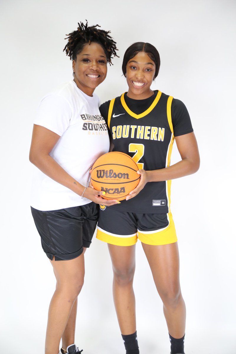 iamjaniyahbone's tweet photo. Blessed to receive my first official offer from Birmingham Southern College! Thank you @coachnyBSC @BSC_WBB @CoachDHamm85 @All_AlabamaGB @BJHSLadyPats https://t.co/4JKhHHTh6X