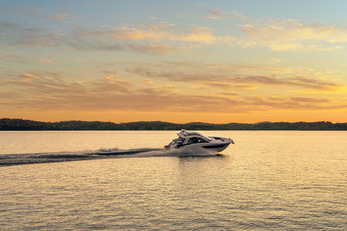 Tonight calls for a sunset cruise ✨