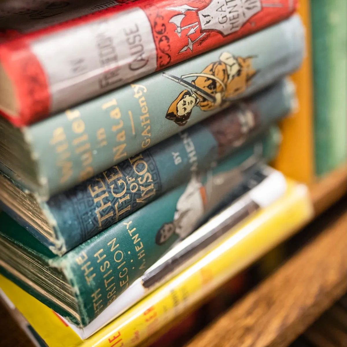 Under Charlie's Covers - Fine Used Books tweet media