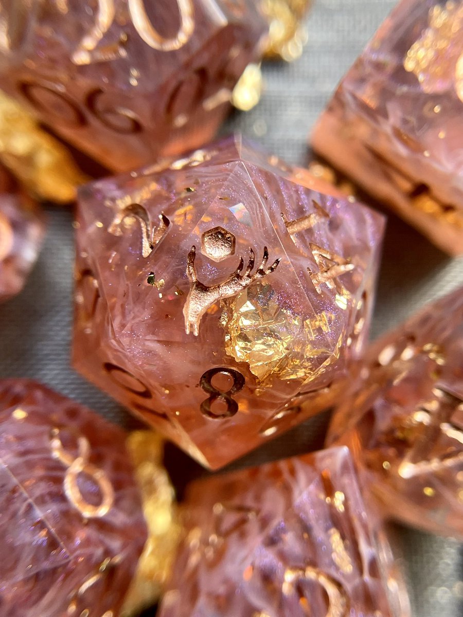 DicebyDi's tweet photo. Rose Myths 
Available today in my patreon sale!!! 
#handmadedice #dnd #dice https://t.co/G8FAqgYv1G