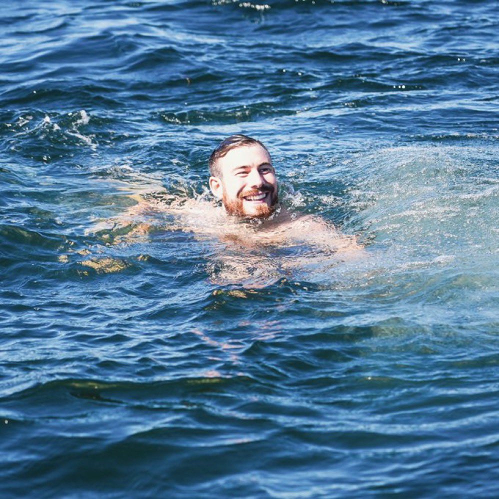 his job is beach