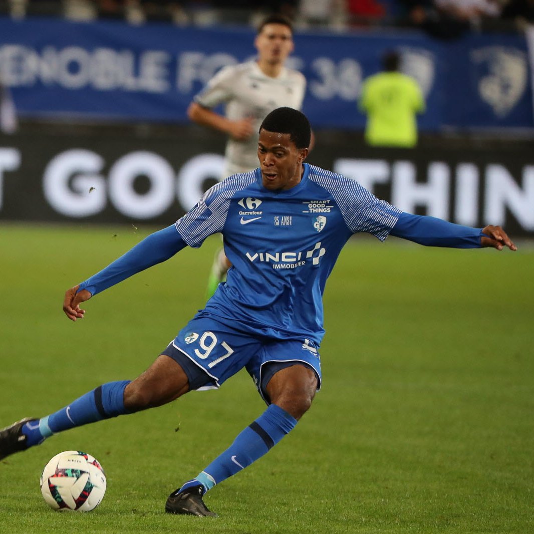 💪 <a href="/UNFP/">UNFP</a> soutient Jordan Tell, licencié par <a href="/GF38_Officiel/">Grenoble Foot 38</a> pour avoir disputé la Gold Cup. Après avoir échangé avec Jordan, nous nous tenons à son côté pour l'accompagner et l'aider dans cette période délicate...