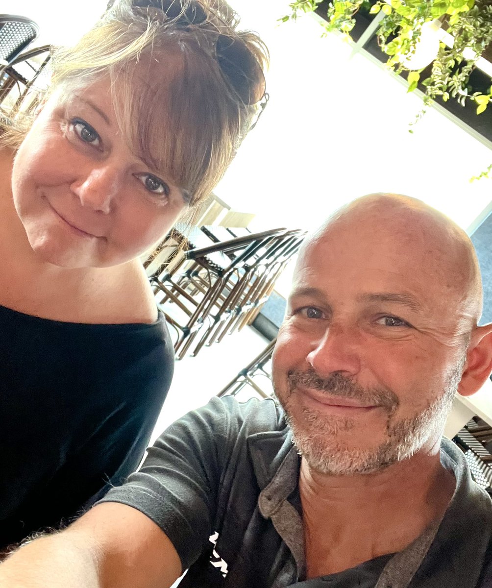 Himes412's tweet image. #Pittsburgh #Puttery for lunch! The pizza is OUT OF THIS WORLD good! 😋🍕