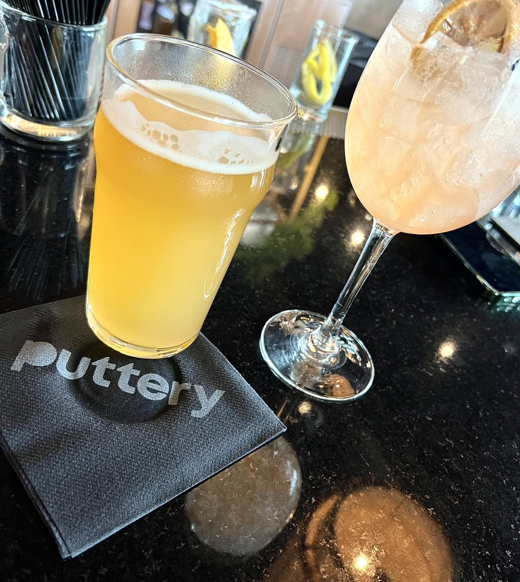 Himes412's tweet image. #Pittsburgh #Puttery for lunch! The pizza is OUT OF THIS WORLD good! 😋🍕