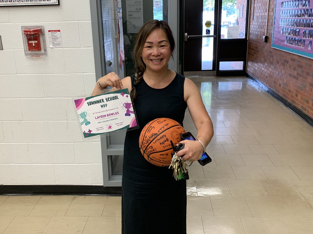 FMRoom106Caluya's tweet photo. 19 days of awesome with this year’s @TDSBForestManor summer school teachers. Thanks to the M.V.P. Principal Bowles, community volunteer partners, and support staff for a another successful student experience. @TDSB_ConEd #TDSBSummer2023 https://t.co/kW0ABrp24N