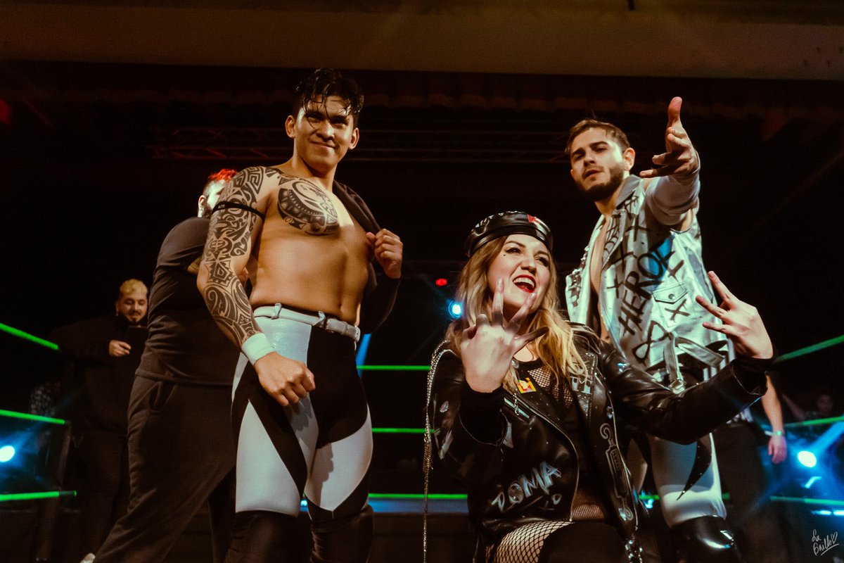 Romaluchadoracl's tweet photo. #Wrestling is my family business 🥰🖤 https://t.co/gZWBCb2Vbh