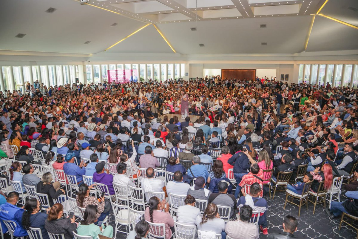 ¡En mi querido #Hidalgo, me recibieron como en casa!  ¡Qué grato es estar en mi tierra!   #FírmaleX #XóchitlVa