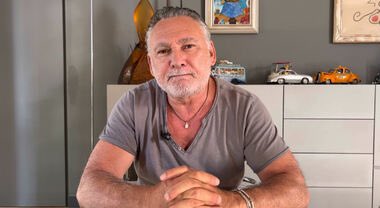 Cinguetterai's tweet photo. Francesco Paolantoni sbarca nelle fiction Rai.
Non c’è solo #TaleEQualeShow tra i prossimi impegni di Paolantoni: l’attore napoletano è il protagonista della 2ª stagione de #IlSantone - #LePiùBelleFrasiDiOsho su Rai Play.
Esce di scena Neri Marcorè, confermata Carlotta Natoli. https://t.co/wniIPMTdZy