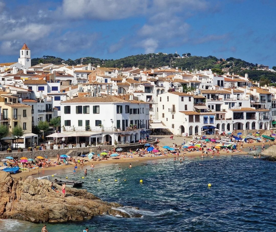 ricardrigall's tweet photo. Calella de Palafrugell. #calelladepalafrugell #palafrugell #baixempordà #bicicleta #gravel #estiu2023 https://t.co/LW5myxAGpF