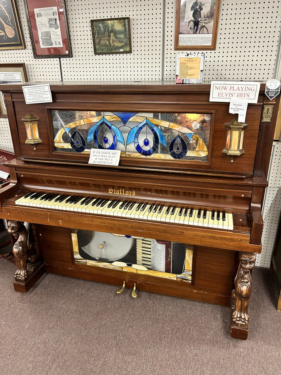 TyMullins's tweet photo. Third stop of the day, DeBence Antique Music World. Hundreds of pieces of historic music equipment, including lots of band organs and player pianos. Very nerdy and cool 🎶 https://t.co/5UsUZpVSoo