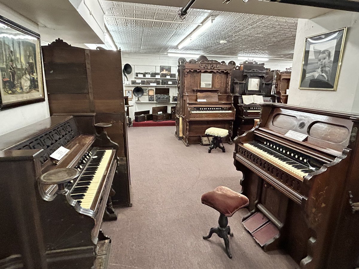 TyMullins's tweet photo. Third stop of the day, DeBence Antique Music World. Hundreds of pieces of historic music equipment, including lots of band organs and player pianos. Very nerdy and cool 🎶 https://t.co/5UsUZpVSoo