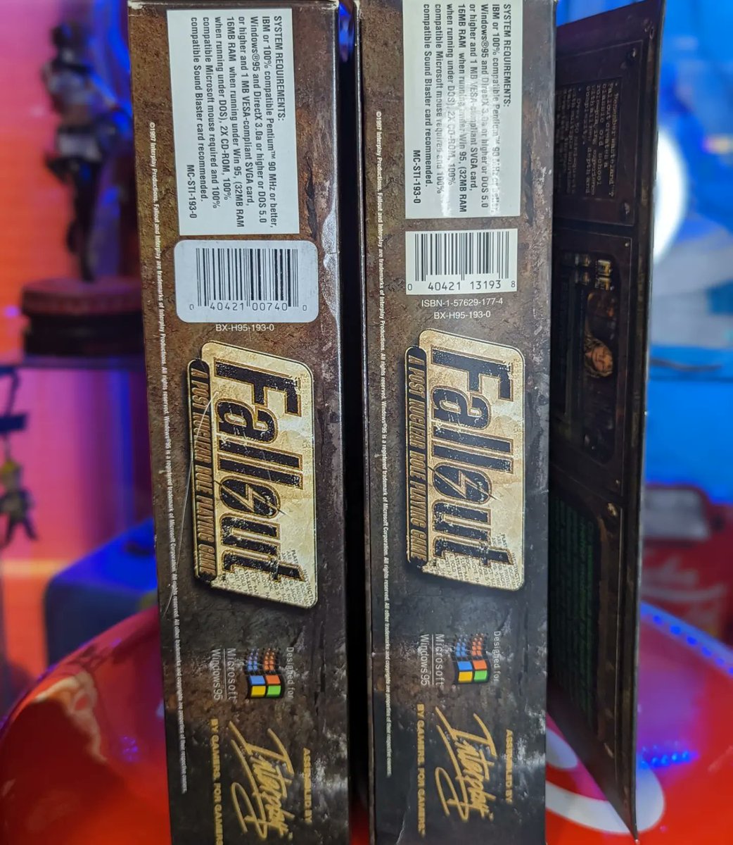 Fallout_Collect's tweet image. I just (accidentally) learned there are variants to the original US version big box fallout PC game. One is matte and embossed while the other is a gloss finish with different SKU numbers. Interesting. 😁 #fallout #bigboxpcgames #interplay #originalfallout