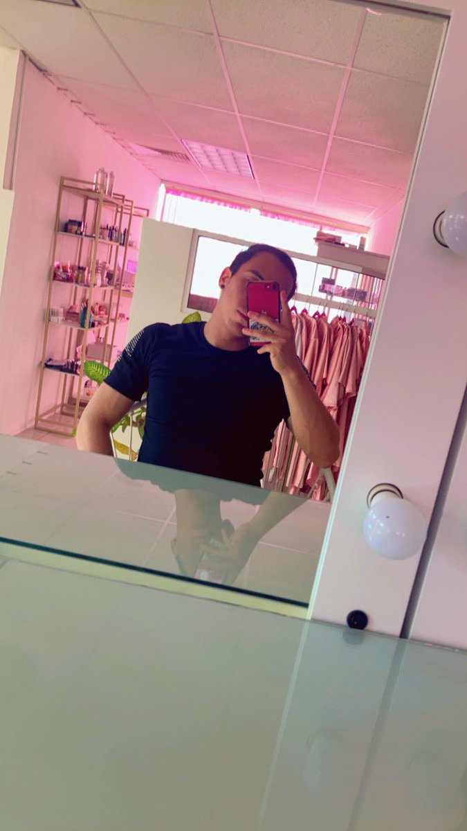 Alexjandro0210's tweet photo. En mi propio rinconcito y en mi propia silla, y no hablo precisamente de un lugar. Los sueños se trabajan…😎
#model #agency #modelagency #agencymodel #teambossangelito https://t.co/OS1zj3B1oB