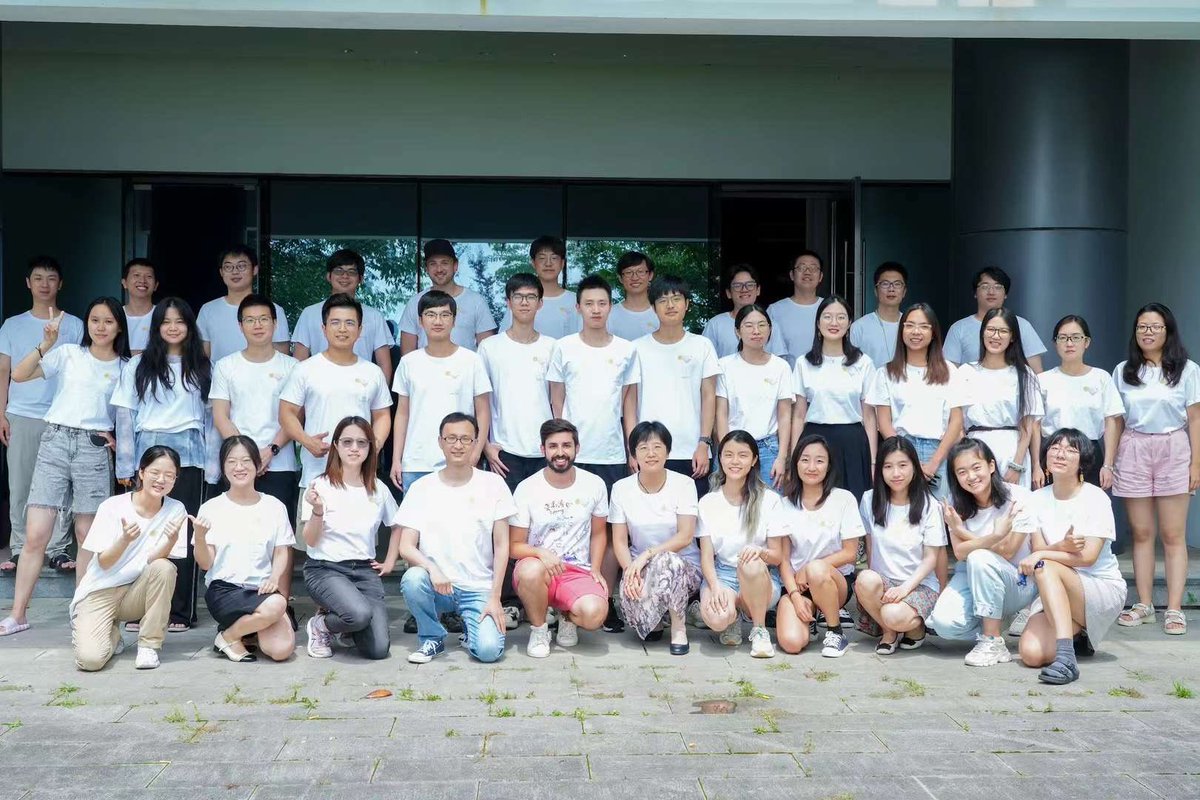 MingzeLi16's tweet photo. I had the best summer at CCNSS and made life-long friends!! As a just-graduated undergrad, its such a wonderful opportunity to learn from such a talented and passionate community of scientists. I will sure make use of the knowledge I learnt in my future academic trajectory🧠💙 https://t.co/pGOZS0Kv35