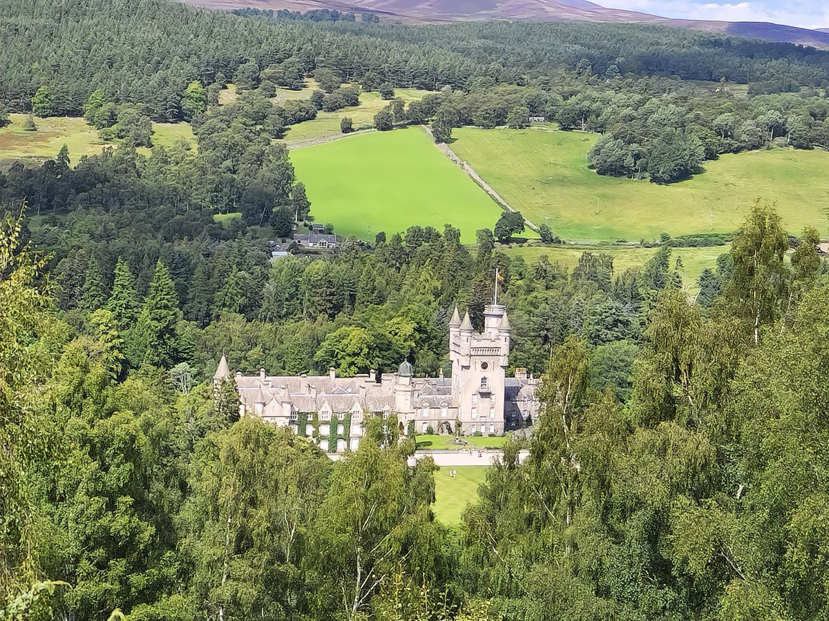 JamieARoss's tweet photo. Cracking run at #Balmoral today #trailrunning #scotland #TikTok

https://t.co/YfgJxDWyrt https://t.co/vVGkio9zcZ