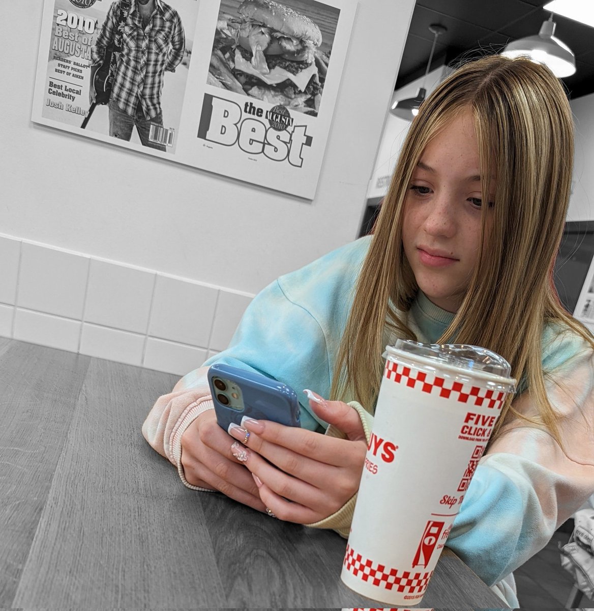 call__me_James's tweet photo. Me after nails, hair, a shit ton of toiletries and 5 guys for a teenager #PRINCESS #stepdadproblems #stepdauggter https://t.co/qKlsSxPxQU