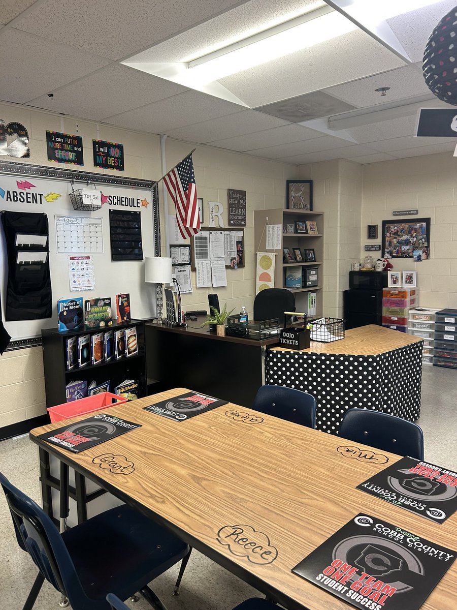 PamRountree's tweet photo. Ready or not… here they come! I’m super excited to meet my new 4th graders on Monday! ❤️ Year 25! @FreyElementary #Rountree4thgrade #freyelementary https://t.co/lPXHYNtgPO