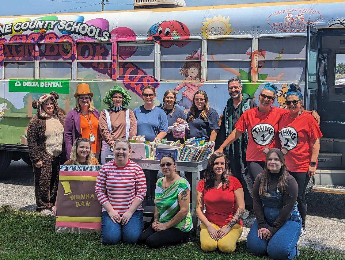 mercerm3's tweet photo. Thank you Forward Air for your book bus donation to @GreeneCoSch 
This will make many kiddos so happy ♥️♥️ https://t.co/xzCP9HHGxa
