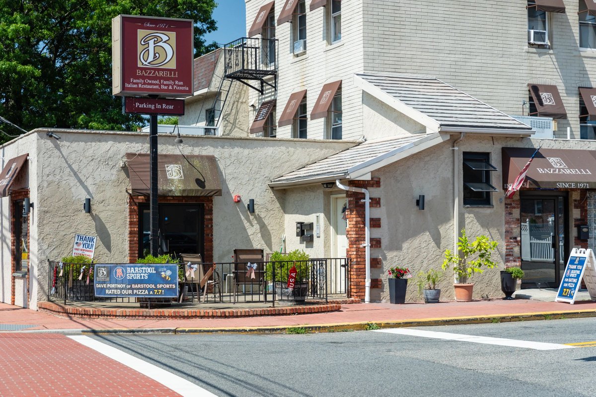 BazzarelliRest's tweet photo. Did you know that we've been serving homemade Italian dishes since 1971? It's true! We take pride in using the freshest ingredients to create the best for our Moonachie community. #BazzarelliRestaurantAndPizzeria https://t.co/vPlvHbdmAq