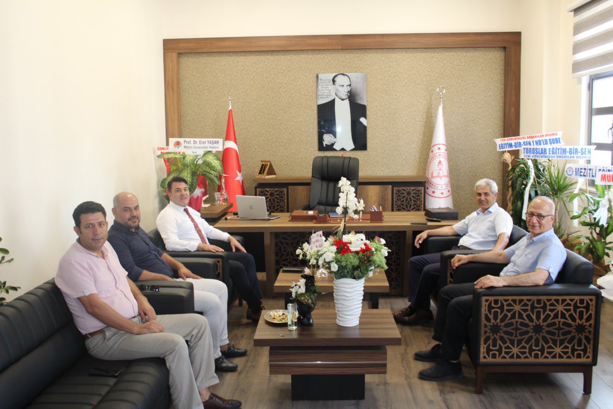 toroslarmem's tweet photo. Toroslar İlçe Milli Eğitim Müdürümüz Sayın Oğuzhan TÜLÜCÜ, Mezitli İlçe Milli Eğitim Müdürü olarak göreve başlayan Sn. Mehmet BADAS'a hayırlı olsun ziyaretinde bulundu.

 @tcmeb @Yusuf__Tekin @ahpehlivan53 @MersinMEM @AdemKoca46 @toroslarkymkmlk @MikailEREN33 @OguzhanTulucu https://t.co/gLLJbYuWMP