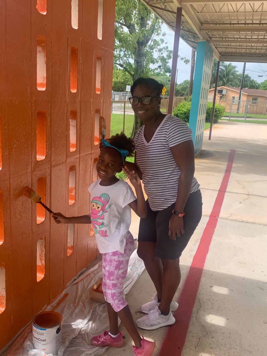 Broward Estates Elementary - “The Bee-Hive” tweet media