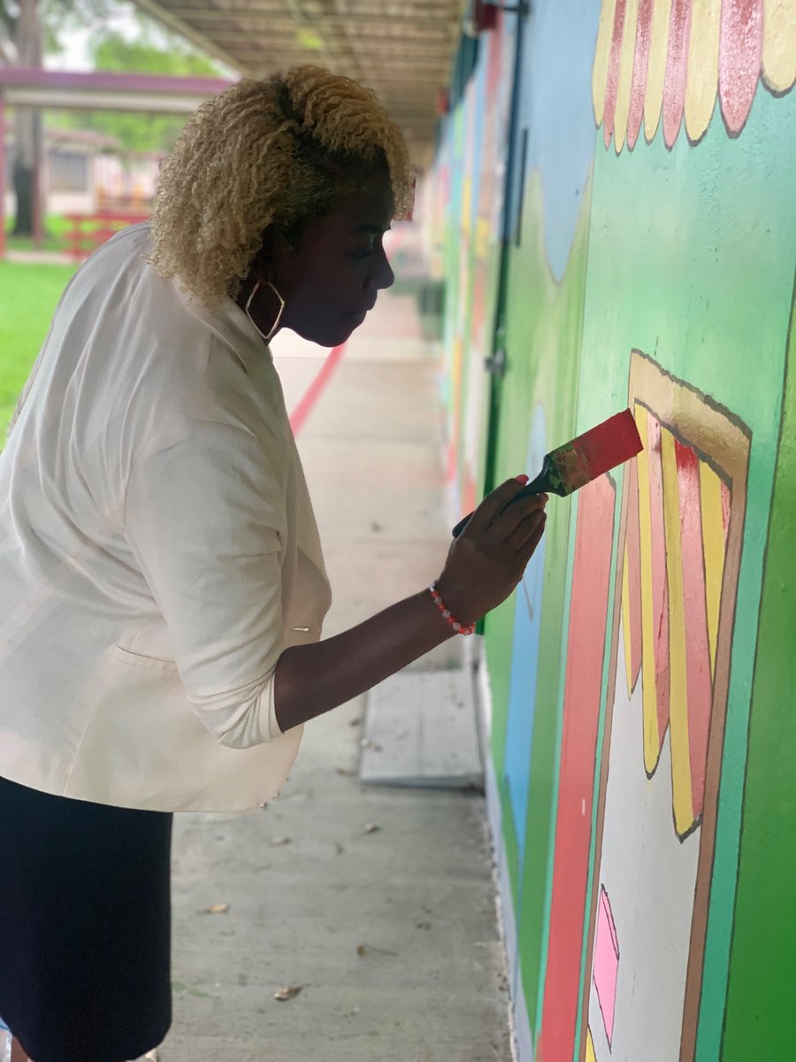 Broward Estates Elementary - “The Bee-Hive” tweet media