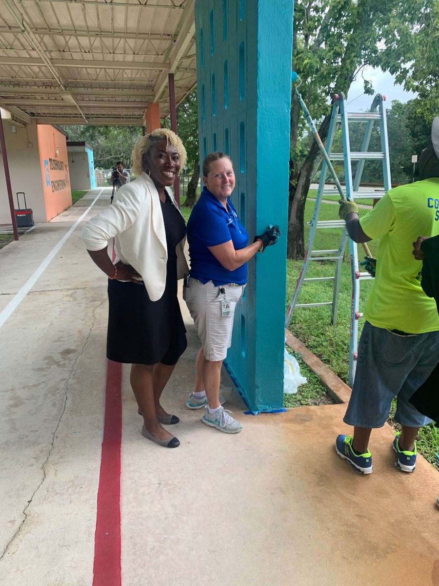 Broward Estates Elementary - “The Bee-Hive” tweet media