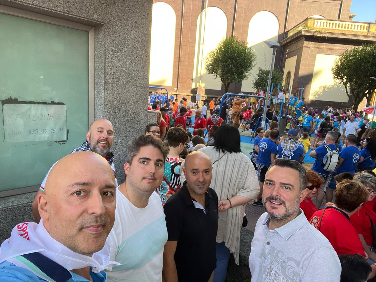 gorabarakaldo's tweet photo. Erreka Ortu auzoa jaietan digo. Ondo pasa!!!!

@amaiadelcampoberasategi #alkatea #barakaldo @davidsolla @jonathan.mhur @errekaortuko_jaibatzordea https://t.co/yNaIc7ctjX