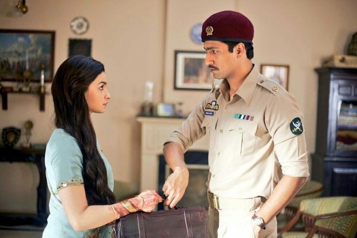 ektara03's tweet photo. There's something special about alia and Vicky's chemistry in raazi <3 https://t.co/58u3HMRwDJ