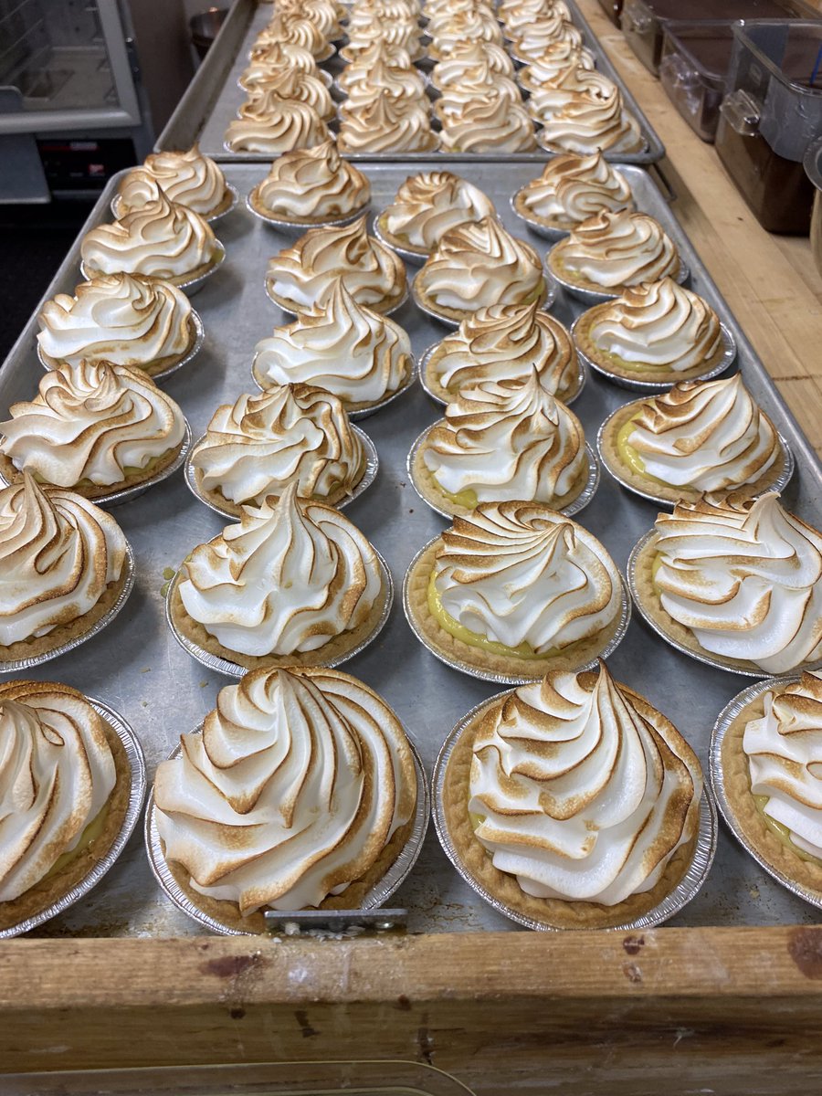 Our lemon meringue tarts are back 🍋 
#dessert #dessertlovers #lemon #lemonmeringue #sweets #sweettooth #treatyourself #baking #baker #homemade #customerfavorite