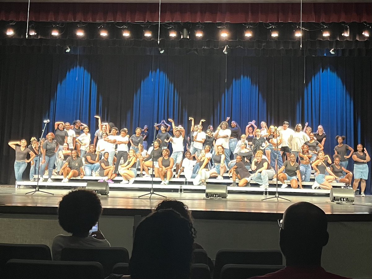 Love being back in the audience cheering for our amazing choirs!!!  Nice work Sweets and Central Sound…can’t wait for next time!  ⁦<a href="/LCHSBears/">Lawrence Central</a>⁩