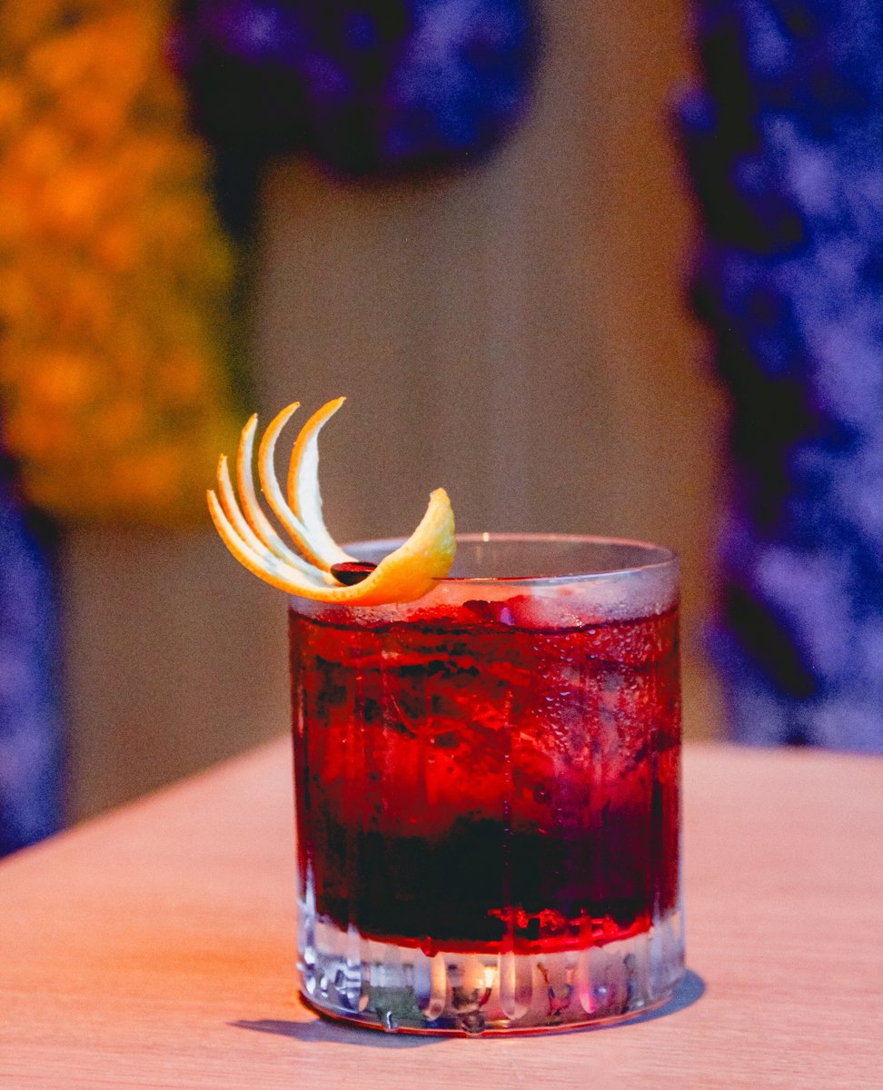Versantehotel's tweet photo. Lift your spirits this weekend with these playful new summer libations at Bruno. 🥂⁠
⁠
Explore the full cocktail menu: https://t.co/AEUVf5TtaG. #findyourselfhere #RichmondMoments #yvrcocktails #happyhour #mixology #cocktails https://t.co/uRaiU7DJQ3