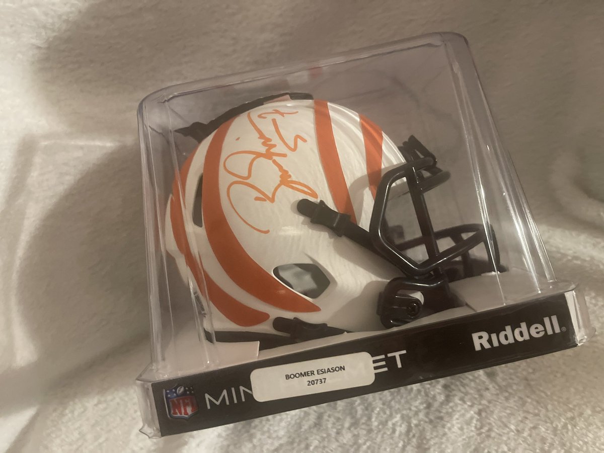 TonyDaTiger96's tweet photo. 🛑 ROH Charity 🦆Race 🛑
$25 Donation gets u a 🦆. The winner receives a @ochocinco signed jersey(along with other's signatures) & a @7BOOMERESIASON signed Mini helmet. The virtual 🦆 race will be held on Tuesday 8/8 on @bengaljims_BTR Talking Football, starting at 8 pm. 💯% of proceeds go to The Complete Athlete Foundation. Link to donate ➡️ https://t.co/TziNvwFSmw

WhoDey! #WhoDey #TonyDaTiger #FanOfFans  #CharityMatters #DoGood