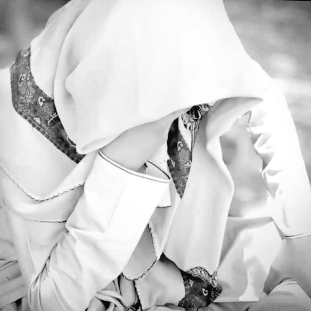 *رښتني ملګرتیا* 

*ملګری هغه نه دی چې درته ويې خندل او لاس يې درکړ،بلکې ملګری هغه دی،چې غم يې درسره نيمی کړ