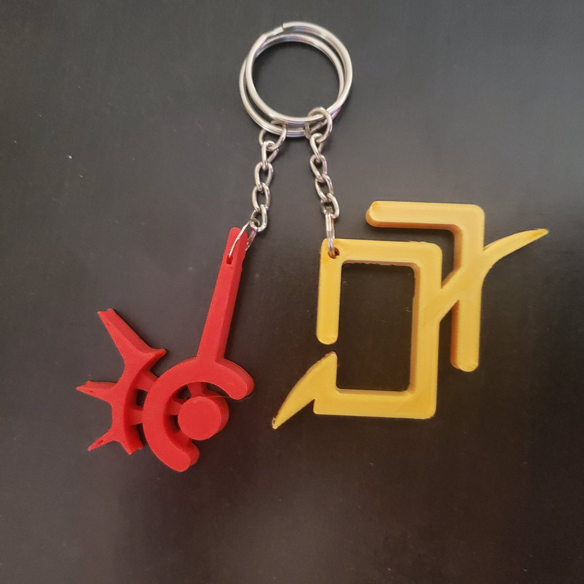 GCTrinkets's tweet photo. More keychains I had 3D printed recently! Red Mage and Astrologian! #FinalFantasyXIV | #FFXIV | #FF14 | #Endwalker https://t.co/x7BOgd6GH0