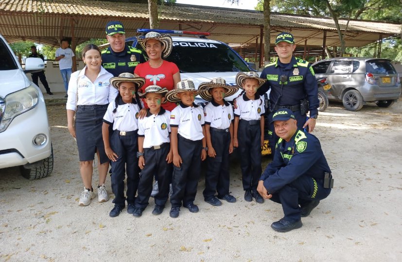 SucrePolicia's tweet photo. En el departamento a través de su grupo de prevención y educación ciudadana, vienen trabajando en la formación de líderes que transformen sus comunidades, con el programa cívica infantil y juvenil  #ContruyendoSeguridad #JuntosPorLaNiñez https://t.co/hT8iA0186F