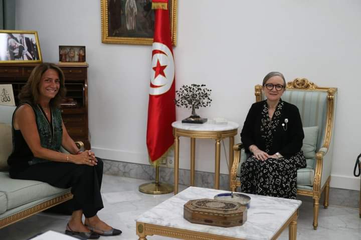 🔴 رئيسة الحكومة تستقبل مديرة مكتب منظمة العمل الدولية لبلدان المغرب العربي

✅️ التقت رئيسة الحكومة السيدة نجلاء بودن رمضان، مساء امس الخميس بقصر الحكومة بالقصبة، مديرة مكتب منظمة العمل الدولية لبلدان المغرب العربي السيدة رانيا بخعازي.