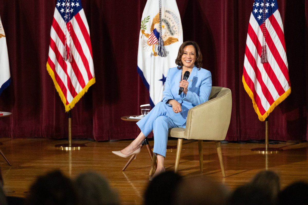 DrakeUniversity's tweet image. Drake is a hub for democratic discourse, dialogue, and action focused on empowering the next generation of civic leaders, public servants, and changemakers. It is for this reason that there is not a more fitting location to host @VP.