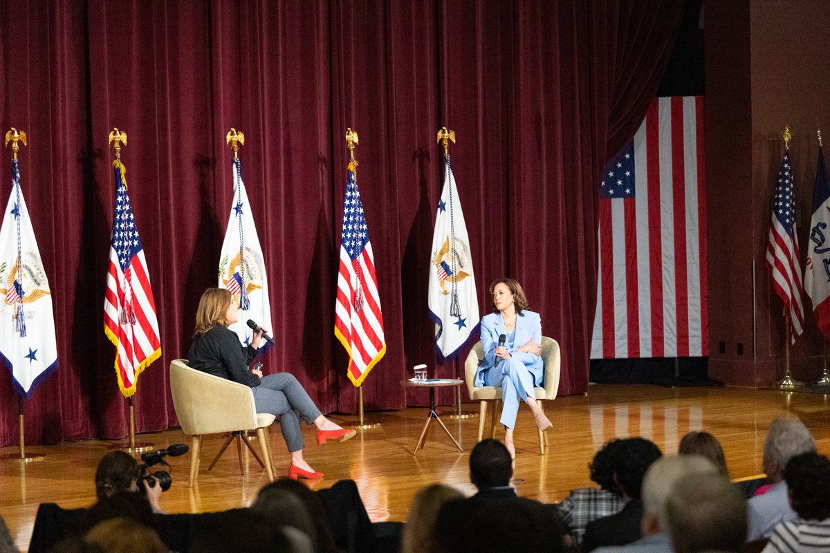 DrakeUniversity's tweet image. Drake is a hub for democratic discourse, dialogue, and action focused on empowering the next generation of civic leaders, public servants, and changemakers. It is for this reason that there is not a more fitting location to host @VP.