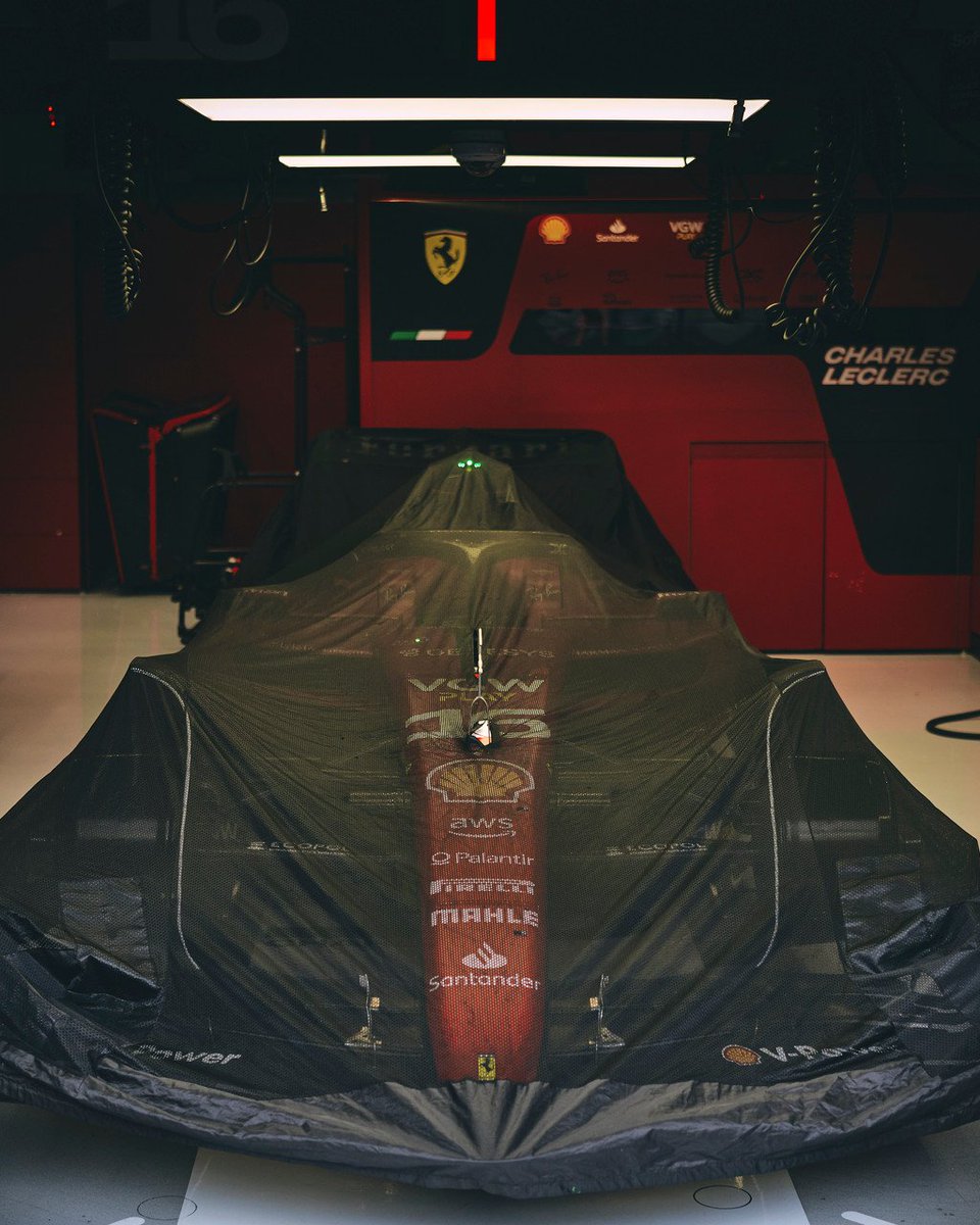 ScuderiaFerrari's tweet photo. Goodnight SF-23 💤

#BelgianGP 🇧🇪 https://t.co/xszf0XgtJJ