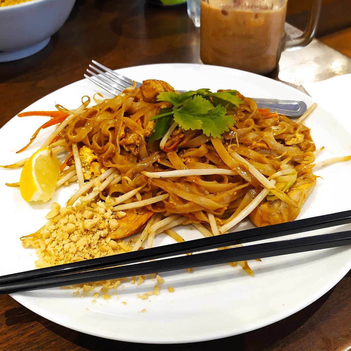 Pad Thai Friday 🙏
ขอบคุณมากสำหรับอาหารอร่อยๆ
#bestthaifood #simplythai #padthainoodles #ผัดไทย