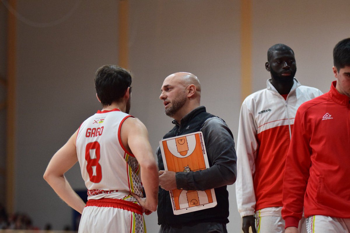 BBGGago's tweet photo. Grazas. Sempre: 🔴⚪

@LogroBasketClub

@Arnalvalle @nachoarbues @alean11 @caruleddu @carloscomasa3 https://t.co/5V91JTOc25