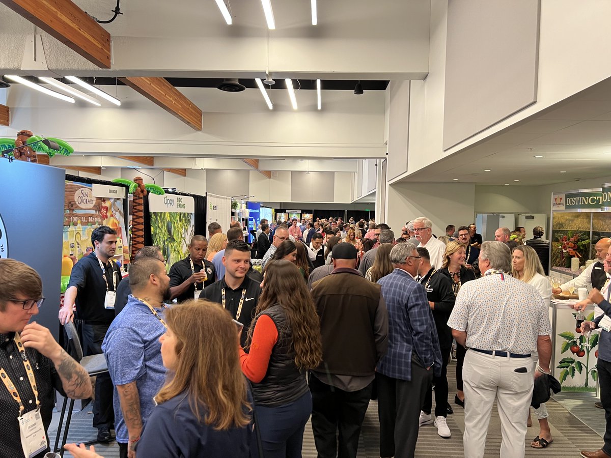 IntFreshProduce's tweet image. The Expo Floor is buzzing with excitement! #FSC2023