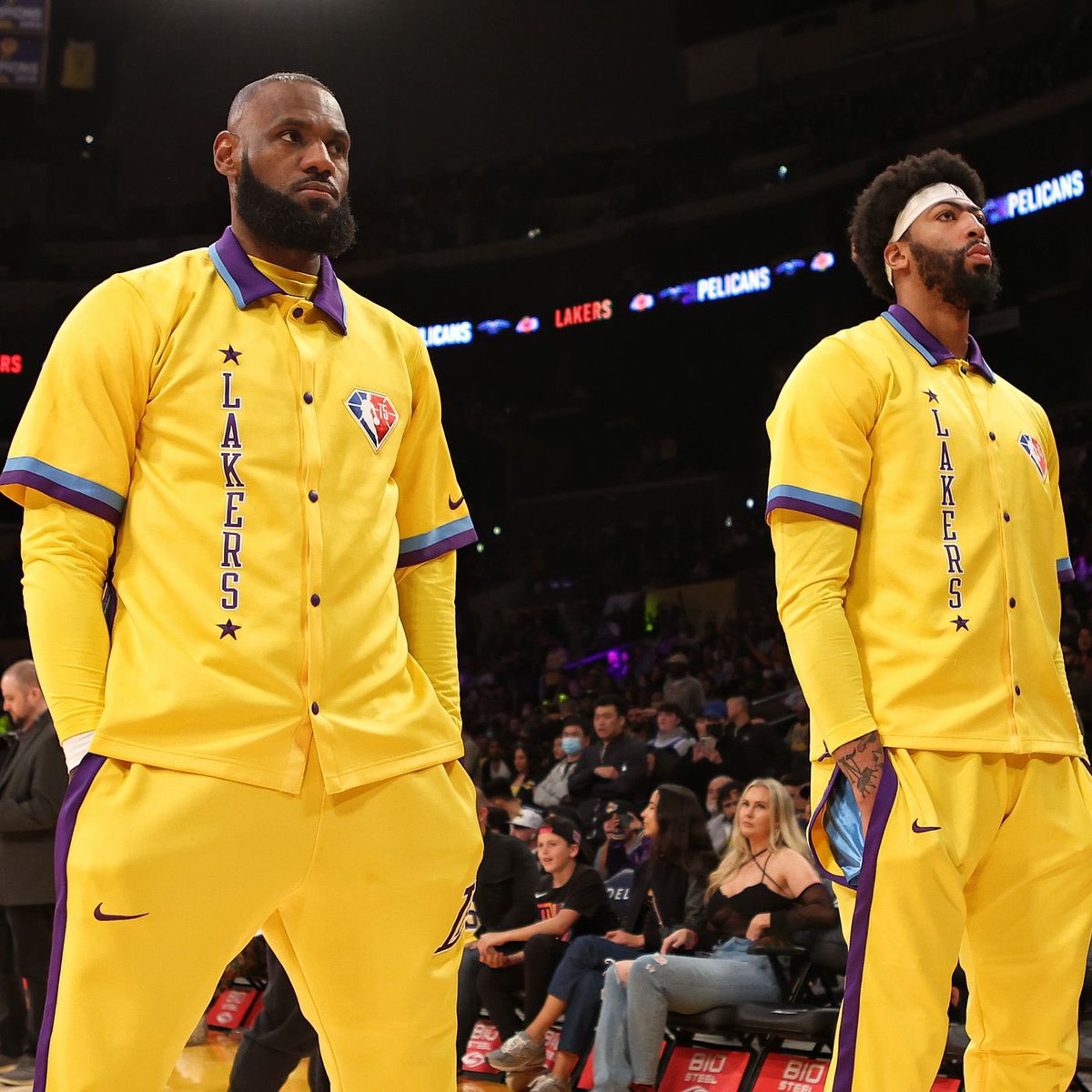 LakersLead's tweet photo. THE PERFECT WARMUPS DON’T EXIS- https://t.co/4jZfI6AeRk