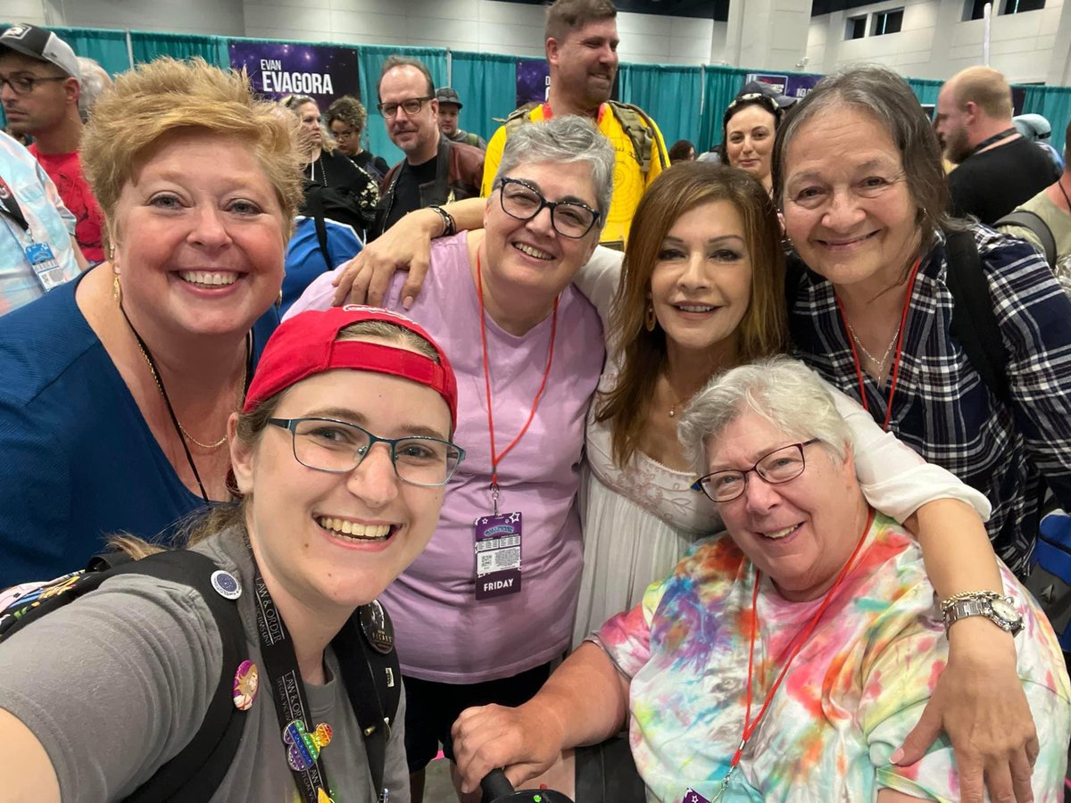 MarinaSirtisFan's tweet photo. It’s been 4 years ago that we all saw each other ♥️🥹♥️ #Covid and distance kept us apart but love is forever and we’re here again🙏🏻 ♥️ Love these women ♥️
@MorganBinnix @RomanosCommabee #RubyLynn #MarinaSirtis #GalaxyCon @GalaxyConRDU #StarTrek https://t.co/ddddLshavF
